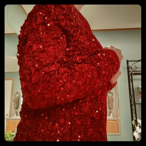 Red jacket - Picture 1 of 1